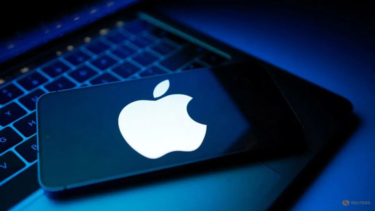 Apple names insider Steve Smith as new M&A chief, memo shows