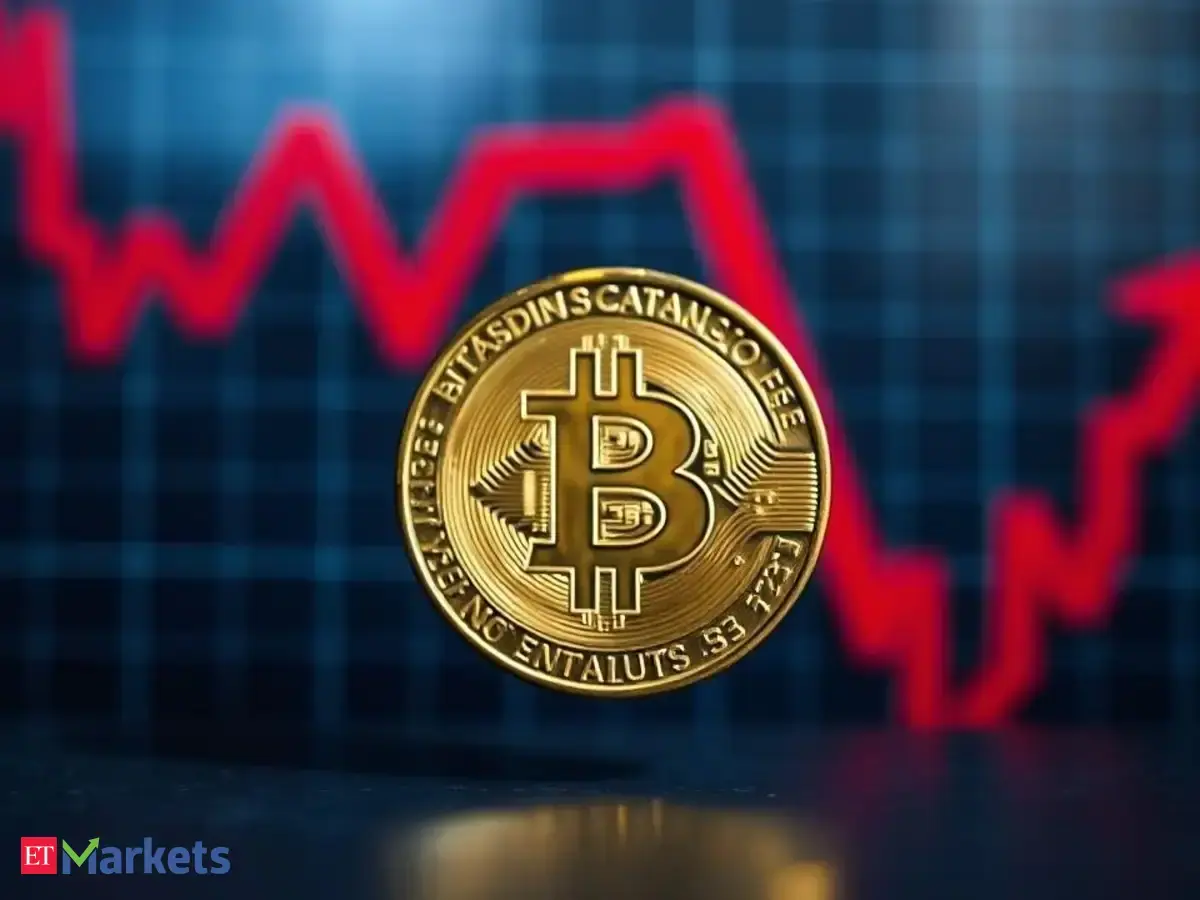 Bitcoin falls to $82,000 as OpenAI revenue concerns and geopolitical tensions trigger nearly $1 billion in crypto liquidations