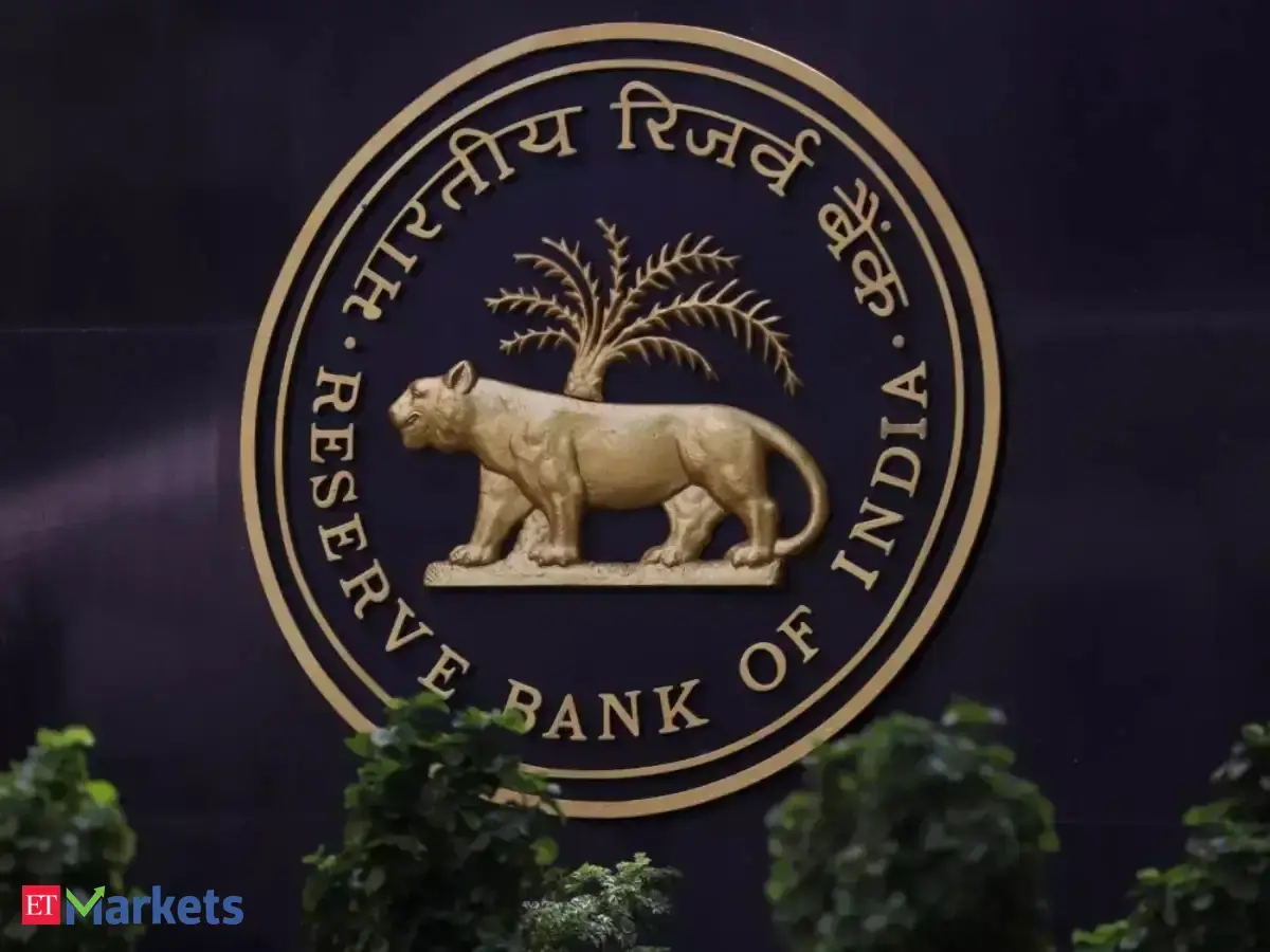 RBI to sell $2.6 billion of bonds, tighten bank reserve need to squeeze cash