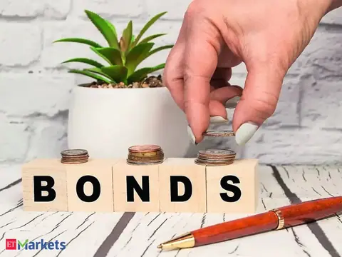 India benchmark bond posts worst day in six months on RBI measures