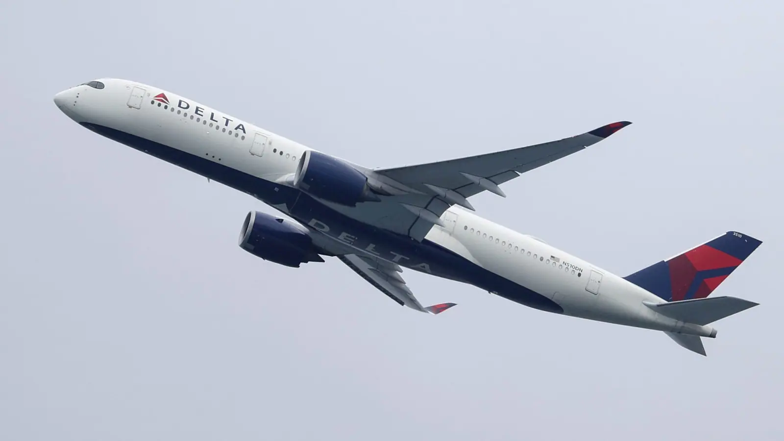 Delta delays debut of Saudi Arabia service until March after Riyadh airport attacks