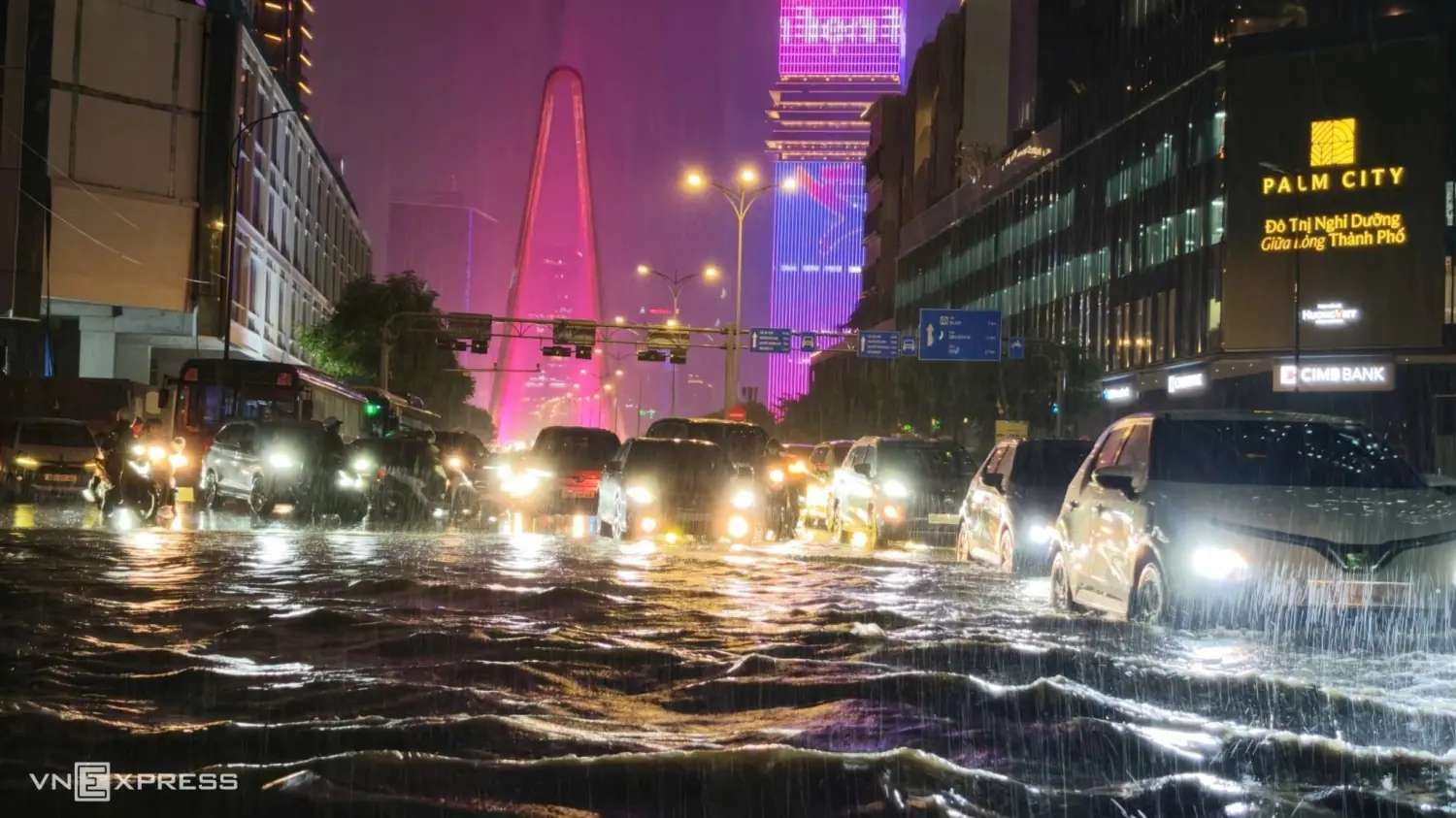 Hồ Chí Minh City Floods Twice in a Week. Officials: Rainfall Exceeded Drainage Limits.