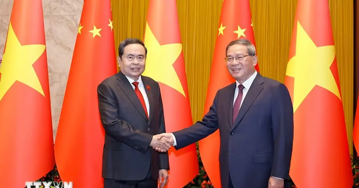 Top legislator meets Chinese Premier in Beijing