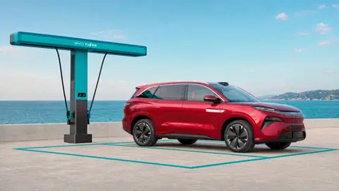 BYD Tang L debuts as Atto 8 at Paris Motor Show with flash charging