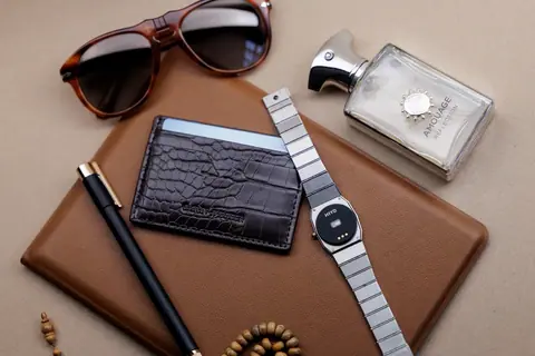 Hiyd is a health tracker that attaches to the watch you already wear