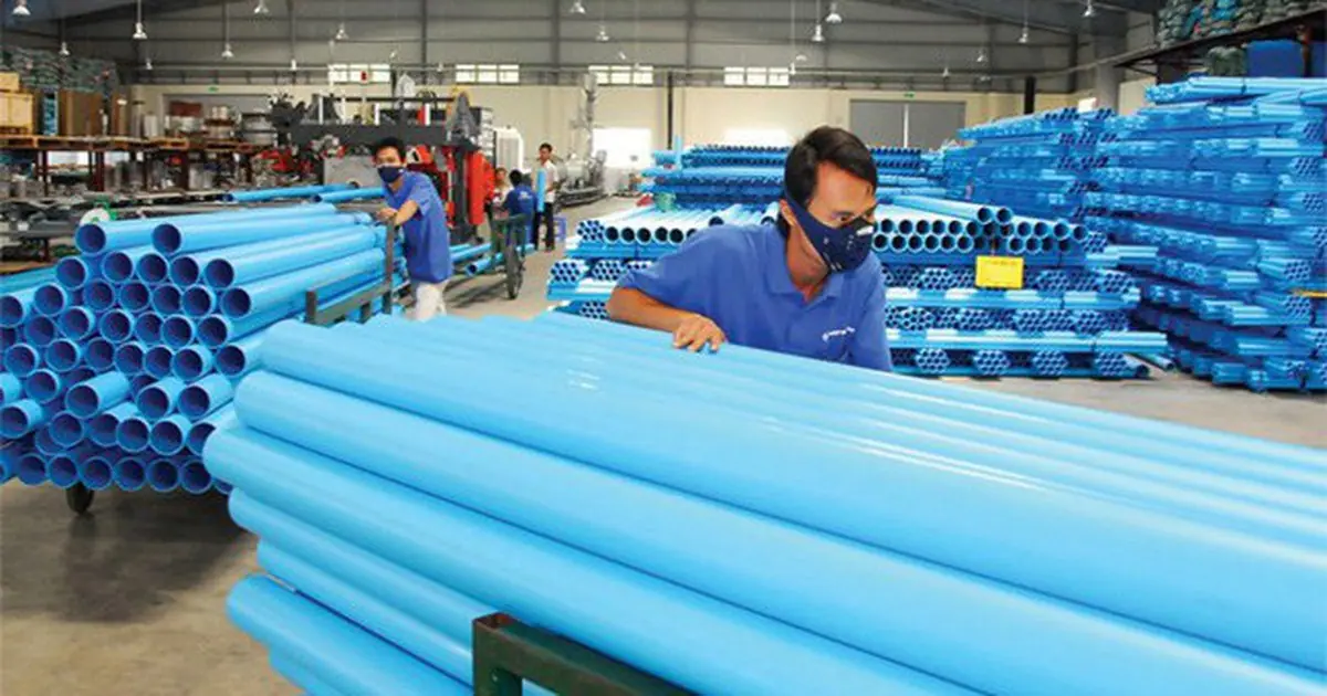 Từ chai nước, túi đựng hàng đến linh kiện ô tô, hơn 6.000 công ty Việt Nam tạo nên ngành công nghiệp gần 900.000 tỷ đồng, xuất khẩu 10 tỷ USD/năm