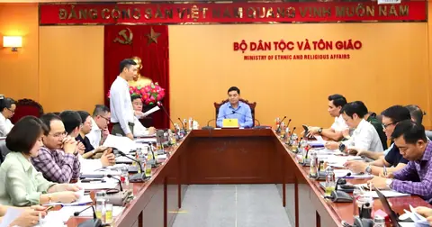 Xây dựng nghị quyết mới về công tác dân tộc
