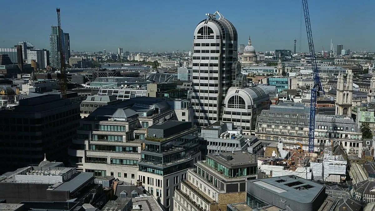 UK economy unexpectedly grows despite fall in consumer spending