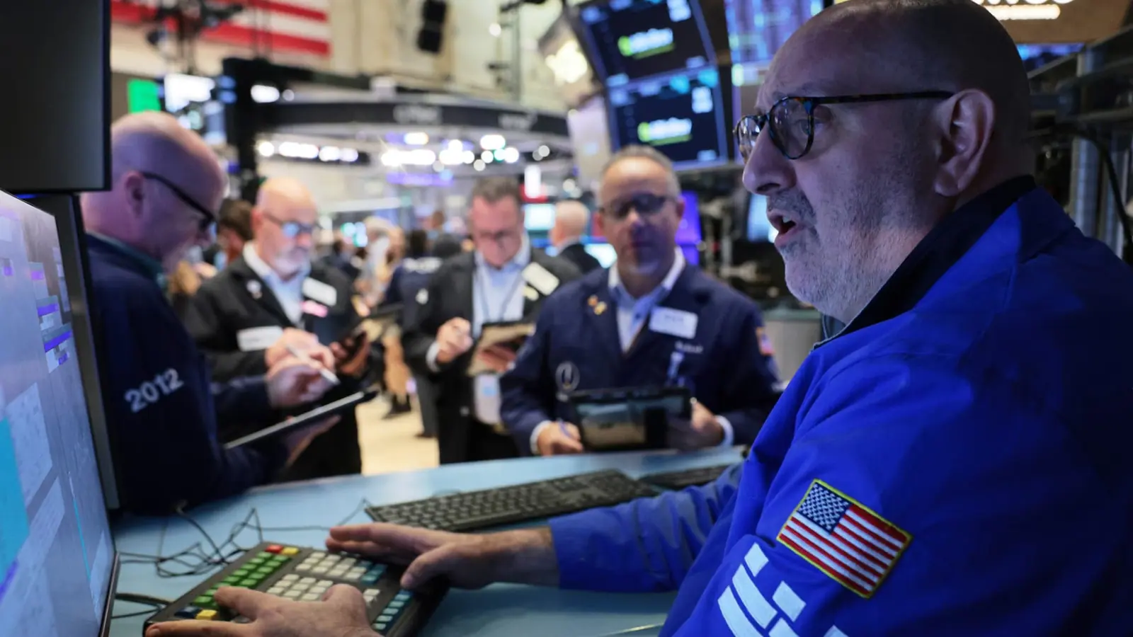 Nasdaq tumbles 2%, heads for worst week since June as investors rotate out of AI trade: Live updates