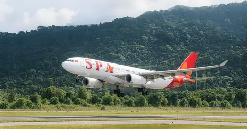 Đúng đêm 15/10, sân bay Tân Sơn Nhất ghi nhận một máy bay đặc biệt cất cánh