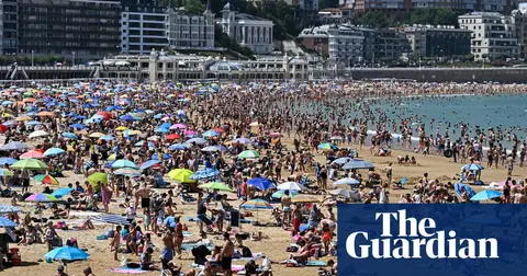 Extreme heatwaves in Europe not changing Britons’ holiday plans, say travel bosses
