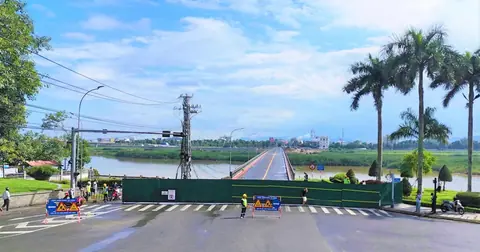 Quảng Ngãi: Đóng cầu Trà Khúc 1 cũ, người dân đi lại thế nào?