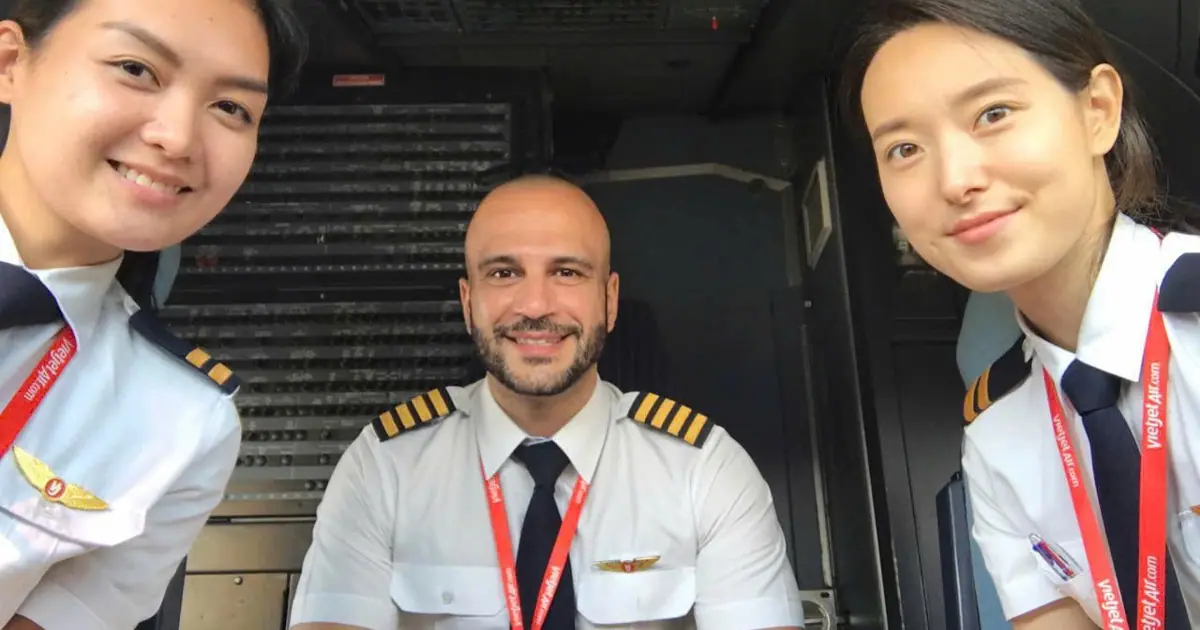 Những bóng hồng Vietjet làm chủ bầu trời