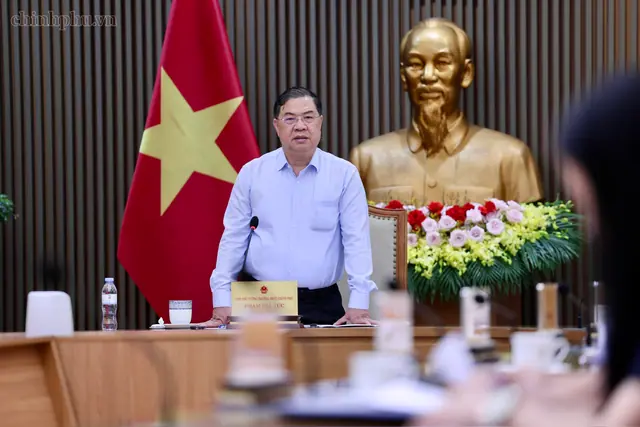 Tỉnh giáp Trung Quốc nhận nhiệm vụ quan trọng của Chính phủ - Ảnh 2.