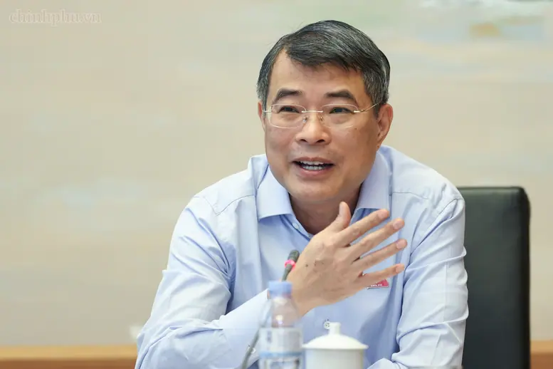 Thủ tướng: Thuốc, thiết bị y tế bị đội giá cao gây thiệt hại lớn cho cả người bệnh và Nhà nước- Ảnh 1.
