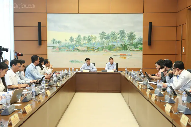 Thủ tướng: Thuốc, thiết bị y tế bị đội giá cao gây thiệt hại lớn cho cả người bệnh và Nhà nước- Ảnh 2.