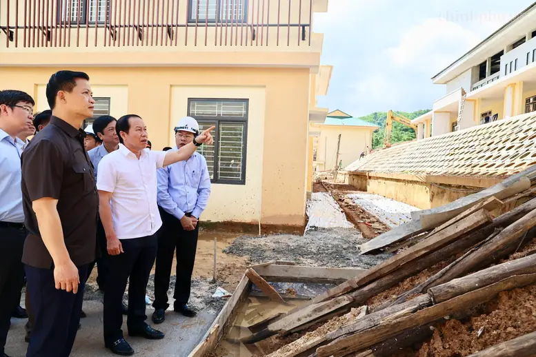 Phó Thủ tướng Lê Tiến Châu kiểm tra thực địa trường nội trú liên cấp tại tỉnh Quảng Trị- Ảnh 2.