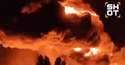 10 vụ nổ liên hoàn kèm chớp sáng, Kiev-Lutsk rung chuyển - Ông Putin nhận báo cáo nóng, tàu chiến xuất kích