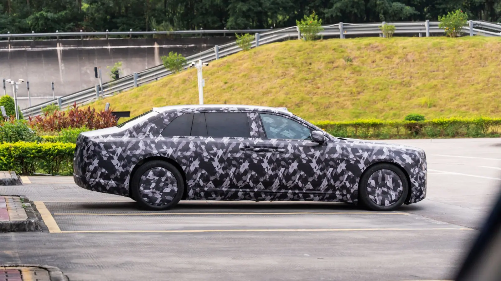 BYD Yangwang to unveil ultra-luxury executive sedan 'HU' in UAE