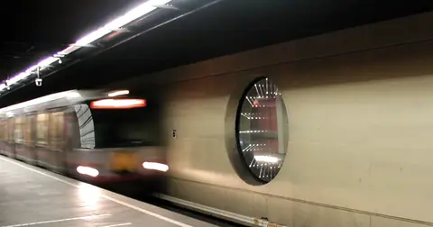 Huỷ xây dựng khẩn cấp tuyến metro 10 km, tổng vốn đầu tư hơn 92.000 tỷ đồng, đã ký hợp đồng với nhà thầu Trung Quốc