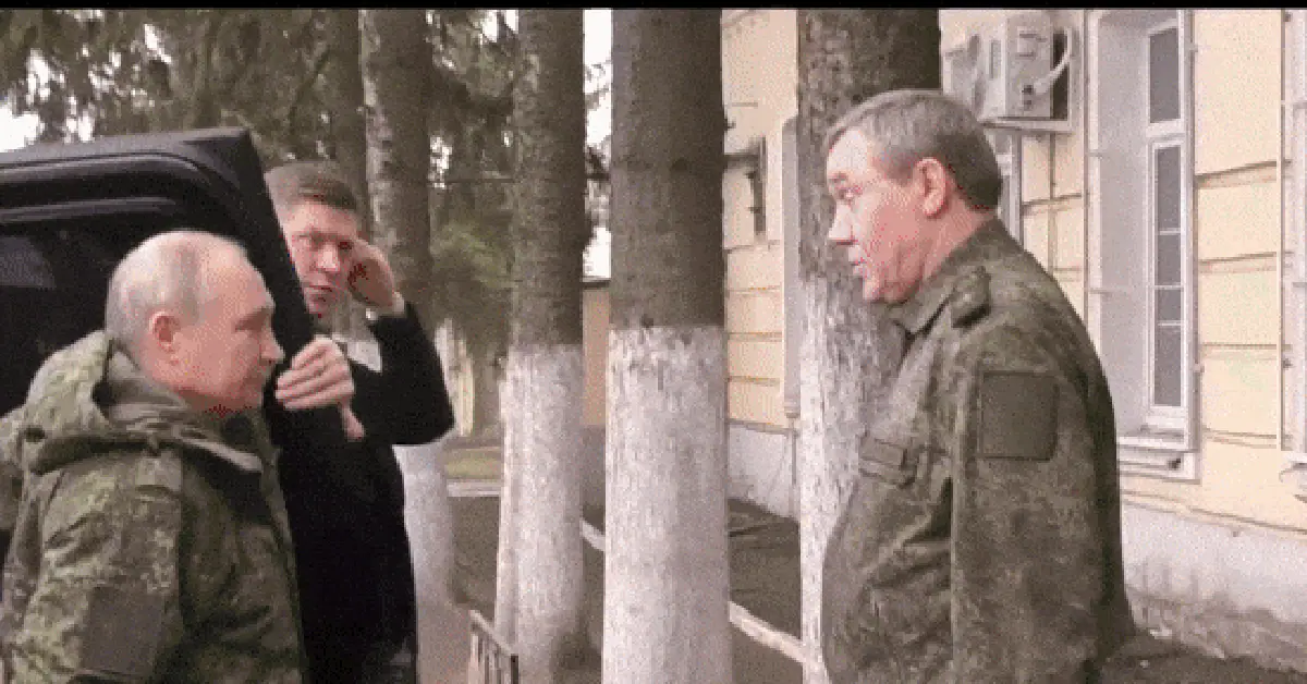 Quân Nga lần đầu tiến vào Slavyansk, ông Putin tới sở chỉ huy - Kremlin tung vũ khí gây sốc, Kiev vội tìm Mỹ