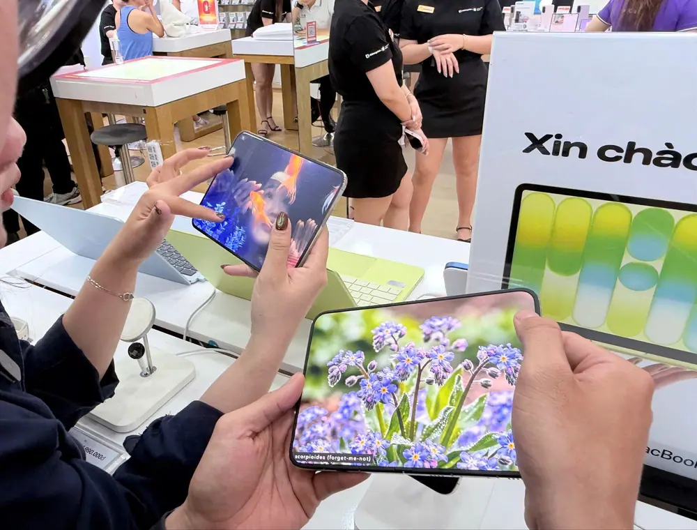 Cuối cùng ngày này cũng đến: Tận tay mẫu iPhone đắt kỷ lục ở Việt Nam! - Ảnh 4.