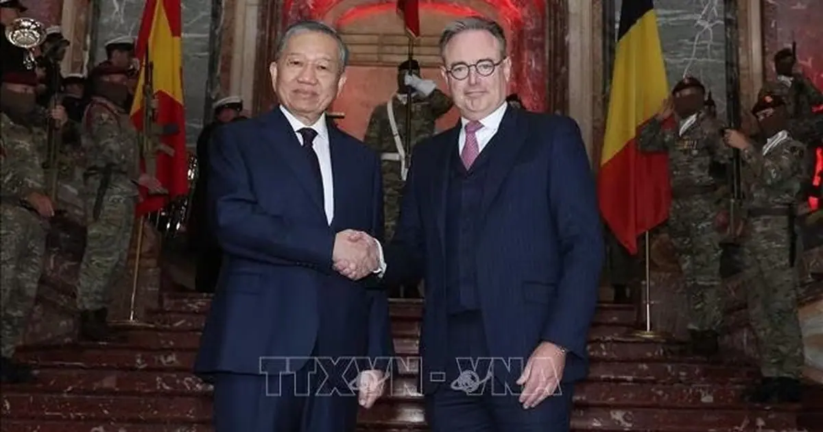 To Lam accorded official welcome ceremony in Brussels