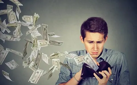 Một tiến sĩ liên tục bị bán giải chấp cổ phiếu