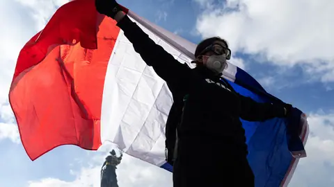 Moody's holds steady on France's credit rating as country grapples with turmoil and higher yields