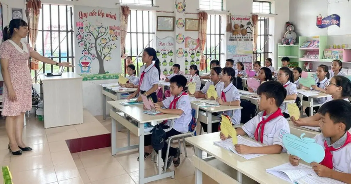 Thẩm quyền bổ nhiệm giáo viên THCS hạng II cũ sang hạng II mới