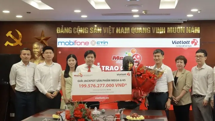 Thêm một vé trúng độc đắc Vietlott gần 200 tỷ đồng - Ảnh 2.