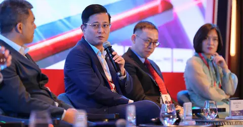 Phó Tổng Giám đốc VietinBank dự báo 3 năm tới, có thể một nửa giao dịch ngân hàng không còn do khách hàng tự tay thực hiện