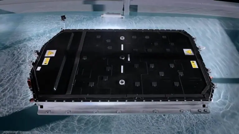 Li Auto launches Lianshan in-house EV tech system, backs self-developed batteries with lifetime safety pledges