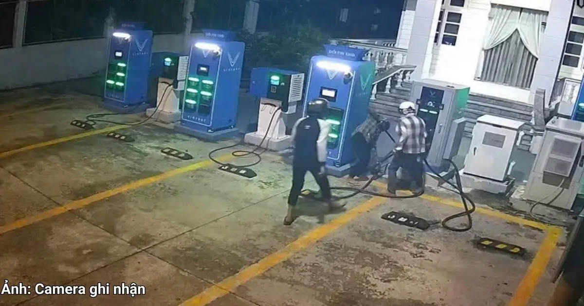 Bốn đối tượng "nhí" cắt trộm dây cáp sạc Vinfast, trẻ nhất sinh năm 2013