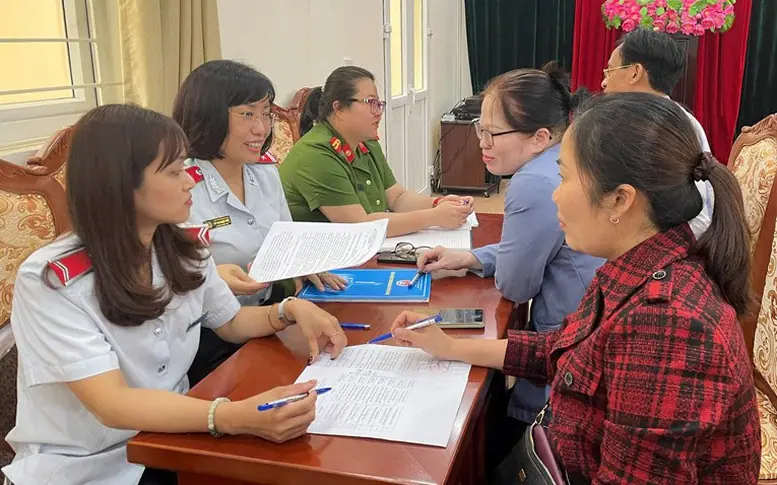 Thu hồi gần 433 tỷ đồng tiền chậm đóng BHXH, BHYT, BHTN - Ảnh 2.