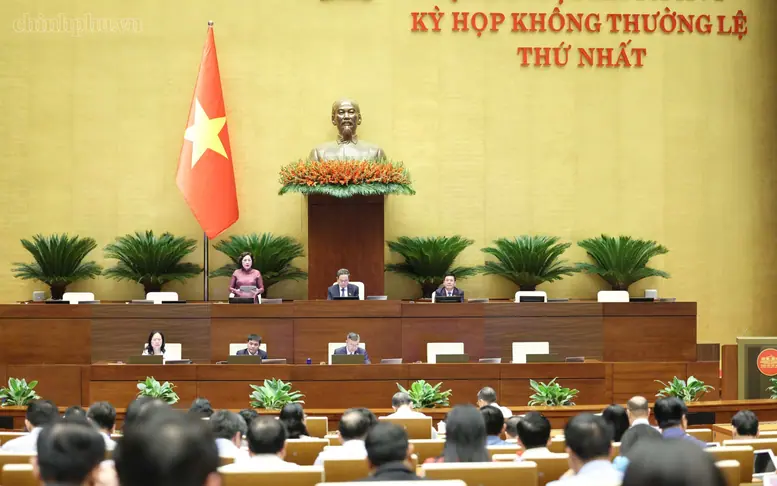 Giải ngân vốn đầu tư công đạt 65,9% kế hoạch, một số bộ, cơ quan chậm tiến độ - Ảnh 6.