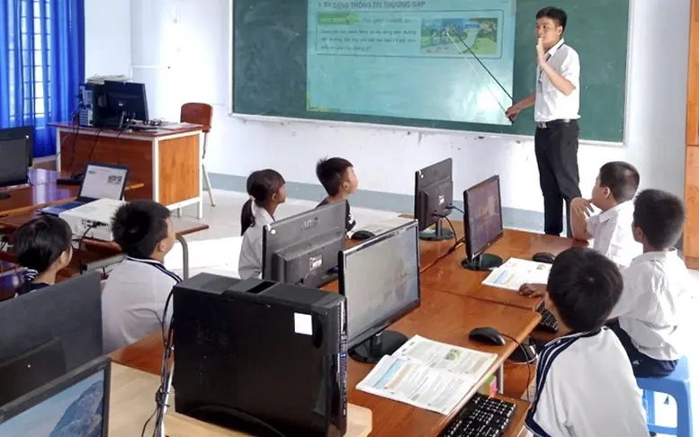 Giáo viên tiểu học phải có bằng cử nhân trở lên - Ảnh 3.