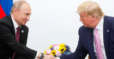 Tổng thống Putin báo tin bất ngờ: Nga và Mỹ tính chuyện hợp tác tại một trong những vùng giàu tài nguyên nhất thế giới