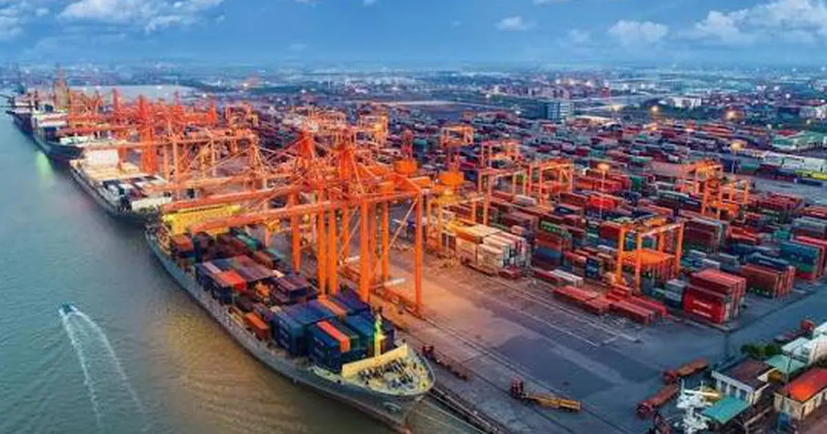 Xuất nhập khẩu hàng hóa vượt mốc 1.000 tỷ USD sau 10 tháng