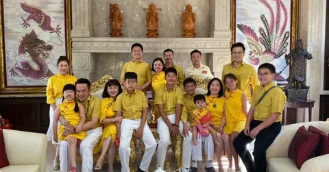 Việt Nam có gia đình doanh nhân giàu có, mẹ là tiến sĩ danh dự tại trường đại học danh tiếng Hàn Quốc, 3/4 người con giữ chức Chủ tịch, Phó Chủ tịch: Điều hành công ty nghìn tỷ vẫn về nhà ăn cơm trưa