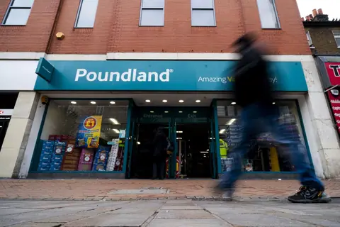 Poundland to appoint administrators with thousands of jobs at risk
