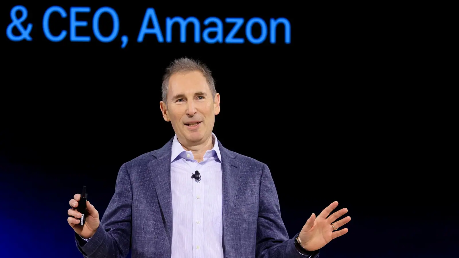 Amazon posts negative free cash flow of $42.4 billion, holds 2026 capex unchanged