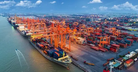 Standard Chartered dự báo tăng trưởng GDP Việt Nam đạt 9,5%