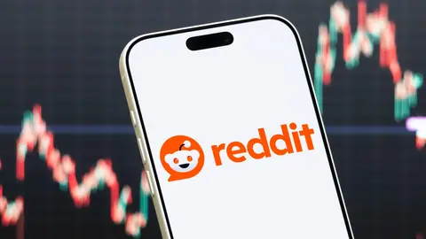 Reddit stock plunges 29% after weak outlook, wrapping its worst day ever