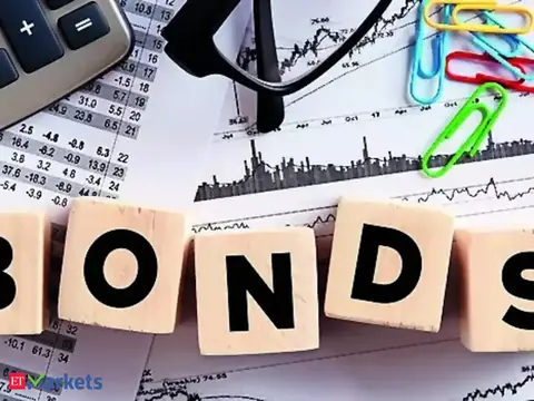 US bonds rally, sending yields to biggest monthly decline since 2023